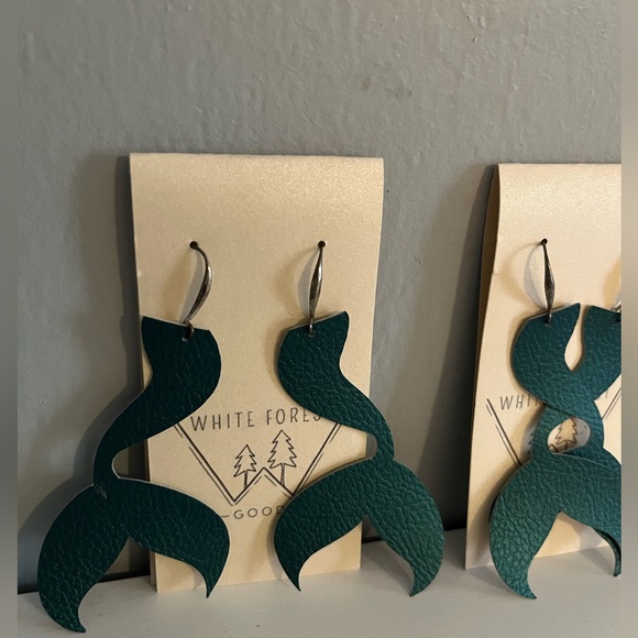 MERMAID Tail Earrings! Lightweight Faux Leather Statement Earrings - Picture 2 of 2